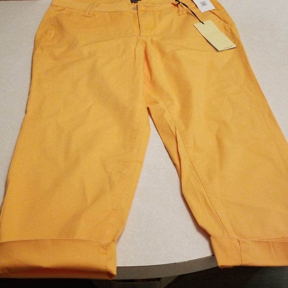 Womans Capri Pants